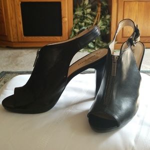 Nine West leatherette black peep toe sandal pump